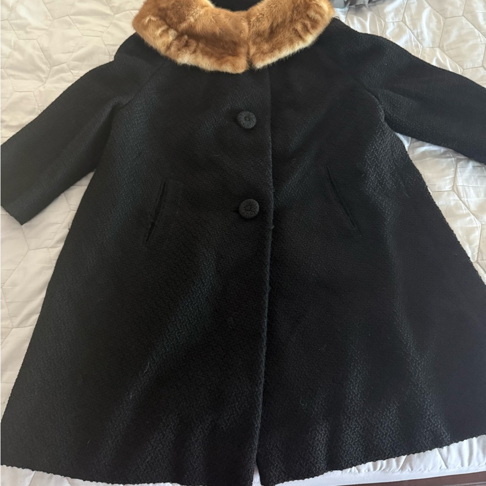 Vintage Elegant Black Coat with  Fur Collar